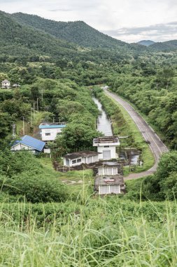 Mae Kuang Udom Thara barajının manzara manzarası, Tayland.