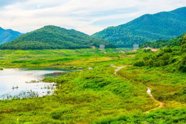 Mae Kuang Udom Thara barajının manzara manzarası, Tayland.