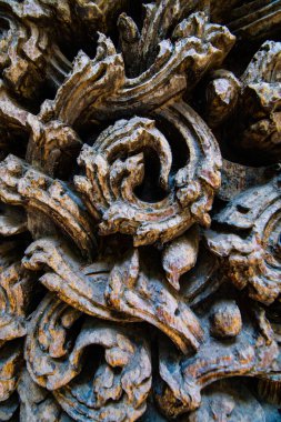 Donsak Tapınağı, Uttaradit 'te antik ahşap oymacılığı,