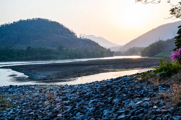 泰国普密蓬大坝后的平江 — 图库照片