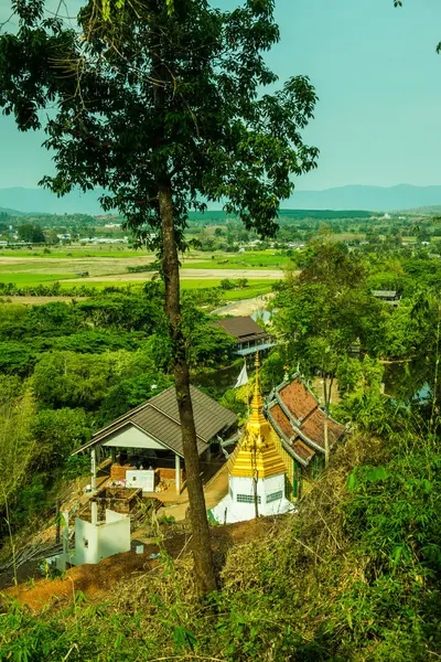 Tayland Chiang Rai Bölgesinde Pirinç Tarlası Olan Budizm Binası — Stok fotoğraf