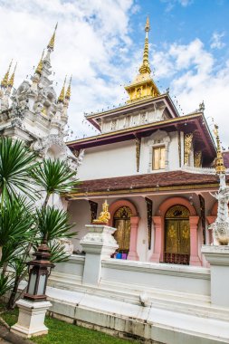 Chiangmai, Tayland 'daki Darabhirom Ormanı Manastırı' ndan Phra Chao Than Jai Mondop.