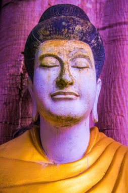 Darabhirom Ormanı Manastırı, Tayland 'daki Buda Staue..