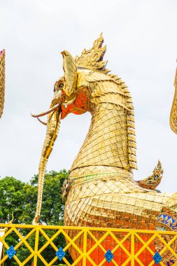 Himmapan yaratık heykeli Phra 'da Suthon Mongkhon Khiri tapınağı, Tayland.