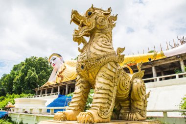 Himmapan yaratık heykeli Phra 'da Suthon Mongkhon Khiri tapınağı, Tayland.