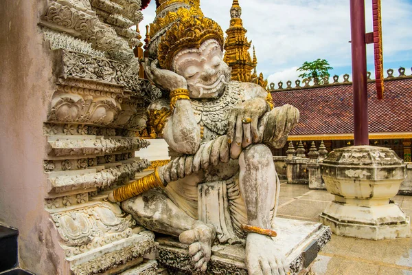 Phra 'daki antik dev heykel Suthon Mongkhon Khiri tapınağı, Tayland.