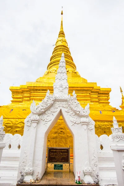 Hermosa Pagoda Del Templo Prathat Chaehaeng Provincia Nan Tailandia —  Fotos de Stock