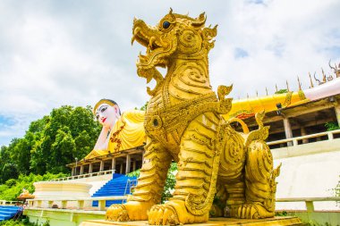 Himmapan yaratık heykeli Phra 'da Suthon Mongkhon Khiri tapınağı, Tayland.