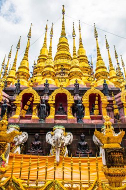 Phra 'daki antik pagodalar Sugkhon Khiri tapınağı, Tayland.