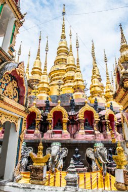 Phra 'daki antik pagodalar Sugkhon Khiri tapınağı, Tayland.