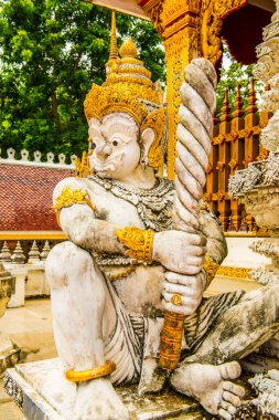 Phra 'daki antik dev heykel Suthon Mongkhon Khiri tapınağı, Tayland.