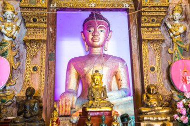 Phaya Wat tapınağındaki antik Buda heykeli, Tayland.