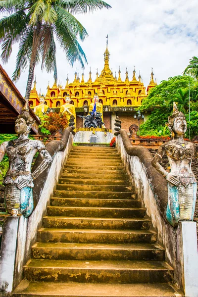 Храм Пхра Тхат Сутон Монгхон Кхири Таиланд — стоковое фото