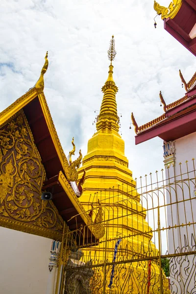 Золотая Пагода Храме Таиланд — стоковое фото