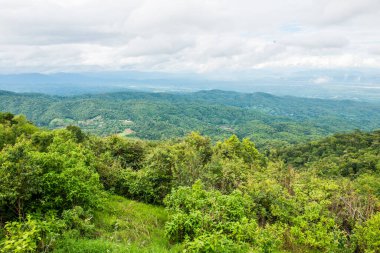 Mon Jam 'in Tayland' daki dağ manzarası.
