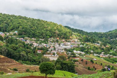 Mon Cham, Tayland 'daki dağdaki köy..
