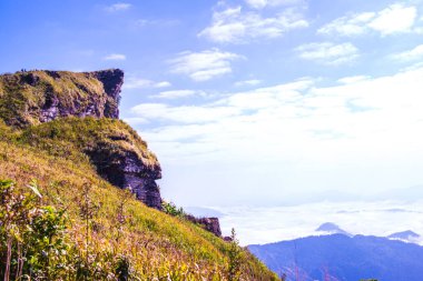 Chiangrai, Tayland 'da Fog Sea ile Phu Chi Fa Manzara Noktası.