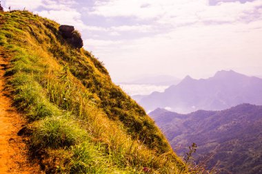 Tayland 'ın Chiangrai eyaletindeki Phu Chi Fa Manzarası' nda Dağ Manzarası.