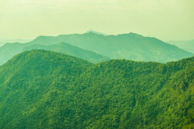 Tayland 'ın Chiangrai eyaletindeki Phu Chi Fa Manzarası' nda Dağ Manzarası.