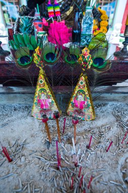 Tütsü kabında Çin hurdalığı, Tayland.