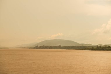 Mekong nehrinin manzarası, Tayland.
