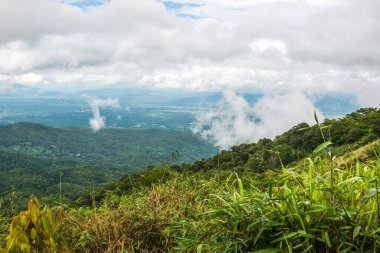Mon Jam 'in Tayland' daki dağ manzarası.