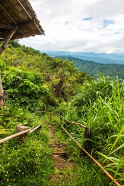 Mon Jam 'in Tayland' daki dağ manzarası.