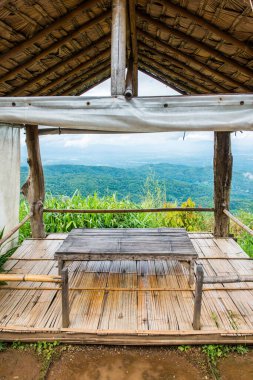 Doğal manzaralı küçük bir kulübe, Tayland.