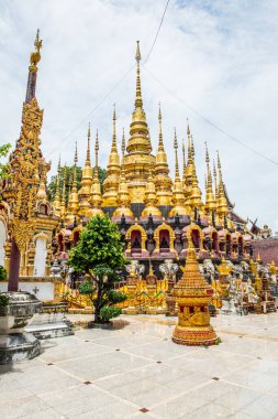 Phra 'daki antik pagodalar Sugkhon Khiri tapınağı, Tayland.