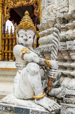 Phra 'daki antik dev heykel Suthon Mongkhon Khiri tapınağı, Tayland.