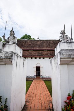 Prathat Chaehaeng tapınağındaki Lanna tarzı kilise, Tayland.