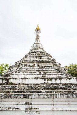 Prathat Chaehaeng tapınağındaki güzel pagoda, Tayland.