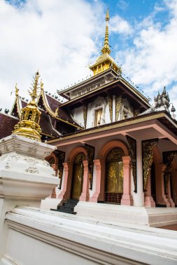 Chiangmai, Tayland 'daki Darabhirom Ormanı Manastırı' ndan Phra Chao Than Jai Mondop.