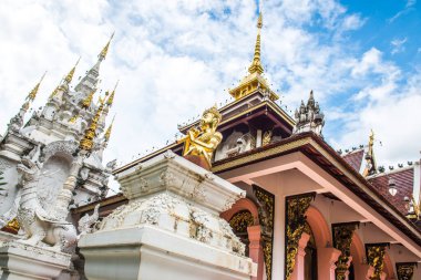 Chiangmai, Tayland 'daki Darabhirom Ormanı Manastırı' ndan Phra Chao Than Jai Mondop.