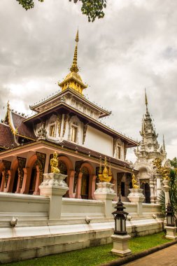 Chiangmai, Tayland 'daki Darabhirom Ormanı Manastırı' ndan Phra Chao Than Jai Mondop.