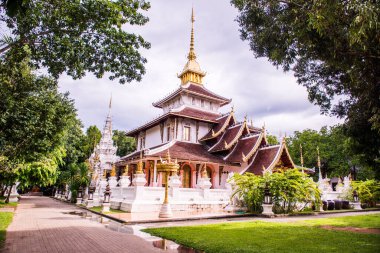 Tayland 'ın Chiangmai eyaletindeki Darabhirom Ormanı Manastırı' ndaki Lanna tarzı kilise..