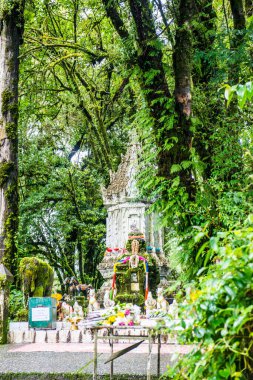 Doi Inthanon Ulusal Parkı 'ndaki Kral Inthanon Anıt Tapınağı, Tayland.