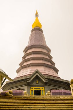 Doi Inthanon Ulusal Parkı, Tayland 'da dağda güzel bir stupa..