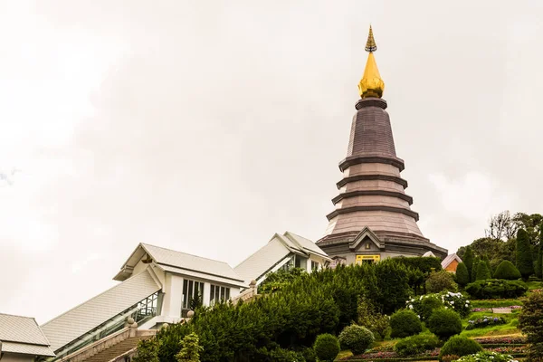 Piękna Stupa Górze Parku Narodowym Doi Inthanon Tajlandia — Zdjęcie stockowe