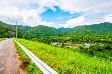 Mae Kuang Udom Thara barajının manzara manzarası, Tayland.