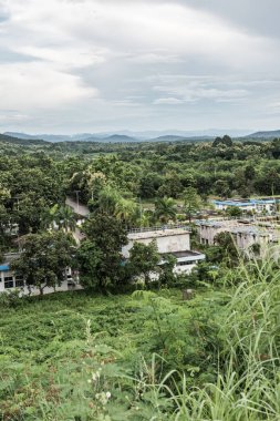 Mae Kuang Udom Thara barajının manzara manzarası, Tayland.