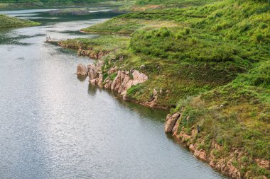 Mae Kuang Udom Thara barajının manzara manzarası, Tayland.