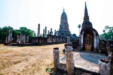 Sukhothai eyaletindeki Phra Si Ratana Mahathat Chaliang tapınağı, Tayland.