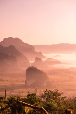 Phu Langka Ulusal Parkı, Tayland Güzel Dağ Manzarası.
