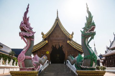 Tayland 'daki Ban Den Tapınağı' nda güzel bir Tayland tarzı kilise..