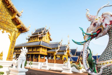 Tayland 'daki Ban Den Tapınağı' nda güzel bir Tayland tarzı kilise..