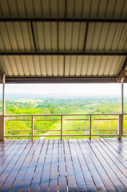 Mae Ngat Somboon Barajı, Tayland 'daki huzur evi manzaralı..