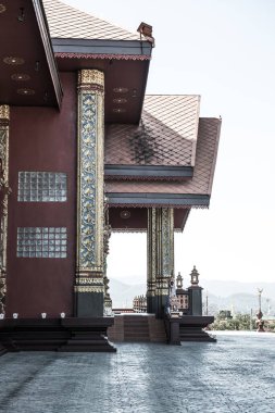 Prayodkhunpol 'deki güzel Tayland tarzı kilise Wiang Kalong Tapınağı, Tayland.