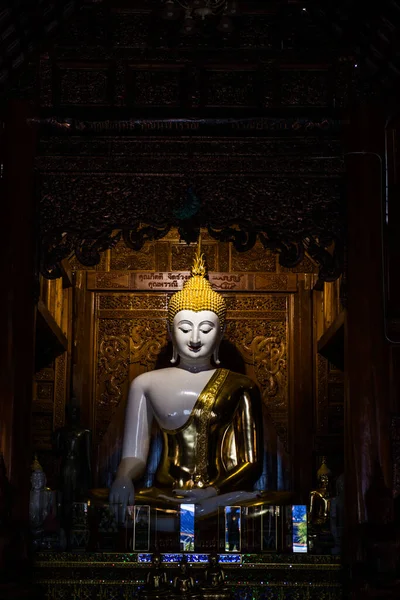 Wit Boeddhabeeld Bij Ban Den Temple Thailand — Stockfoto