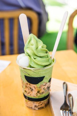 Plastik camlı kibrit dondurması, Tayland.